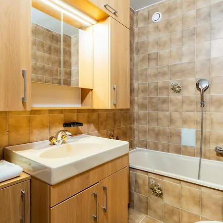 Alpine Escape With Kitzsteinhorn View Apartmán *