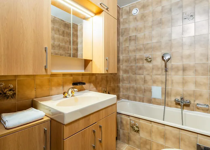 Alpine Escape With Kitzsteinhorn View Apartmán *